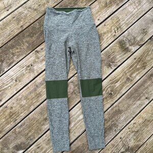 Beyond Yoga colorblock leggings space dye heathered green Small